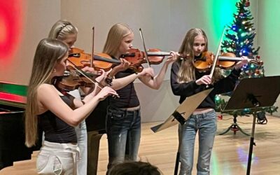 Gleðileg tónlistarjól!                                                                                                    Jólafrí í tónlistarskólanum                                                                                    Kennsla hefst aftur 7. janúar samkvæmt stundaskrá